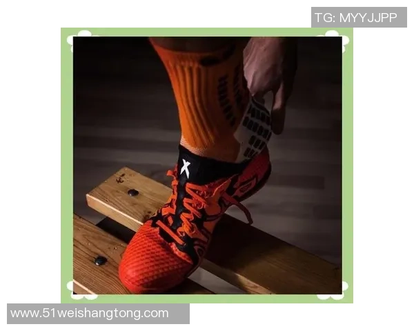 足球服的定义与功能解析及其在比赛中的重要性探讨